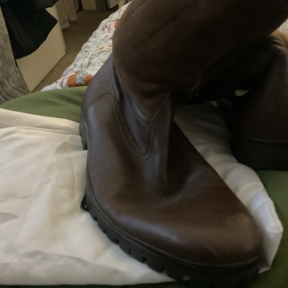 Gucci Brown Leather Ankle Boots with Green and Red Accents - Picture 4 of 6